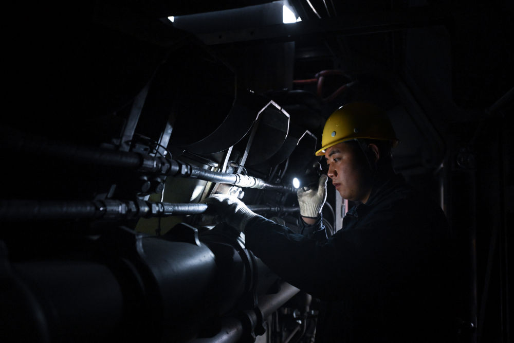 &ldquo;95后&rdquo;機(jī)車(chē)工長(zhǎng)的首次春運(yùn)&ldquo;大考&rdquo;