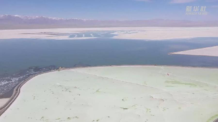 &ldquo;五一&rdquo;假期茶卡鹽湖迎來(lái)&ldquo;打卡熱&rdquo;